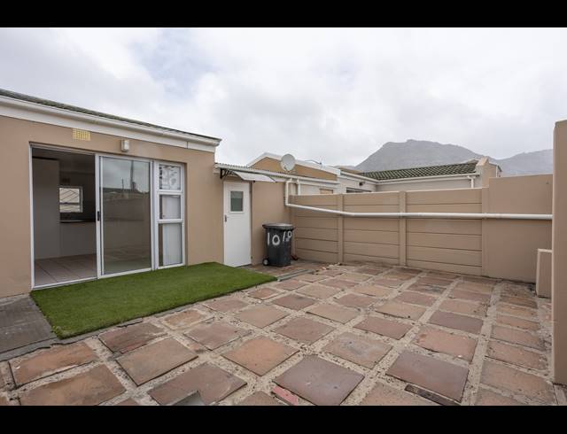 3 BEDROOM FREESTANDING TO LET IN MUIZENBERG